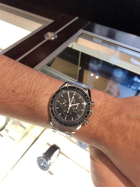 omega speedmaster sutomstic on 6 1 4 inch wrist|omega speedmaster professional wrist review.